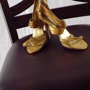 SHIMMERING GOLD OPEN TOE NINE WEST SANDALS